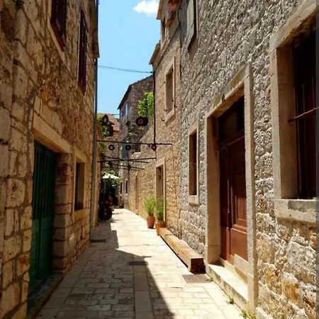 Hvar Art Heritage * 斯塔里格勒